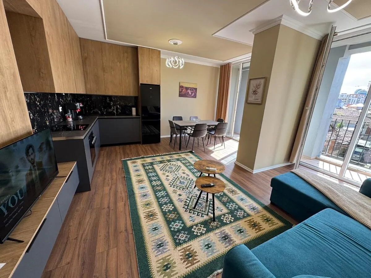 Jona City Center 2 Bedroom Confort Suites And Free Parking Tirana